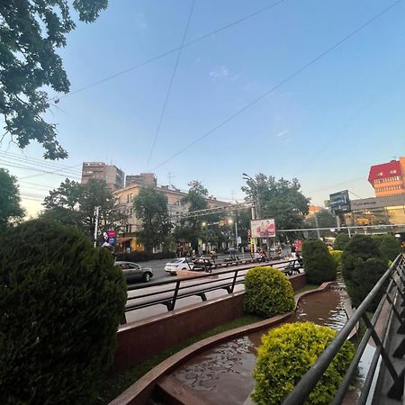 Двухкомнатная Квартира На Арбате Almati Kültér fotó